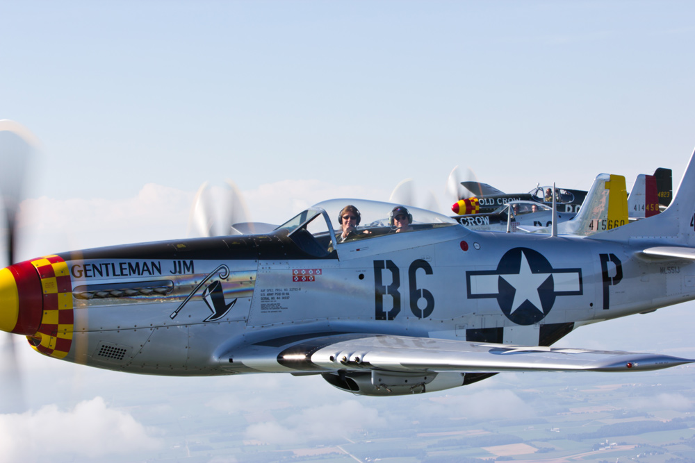 https://www.warbirds-eaa.org/wp-content/uploads/2018/10/MattSager_GarySiniseA2A_OSH2013-115.jpg