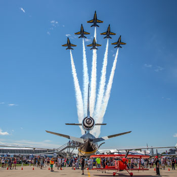 AirVenture  EAA Warbirds of America